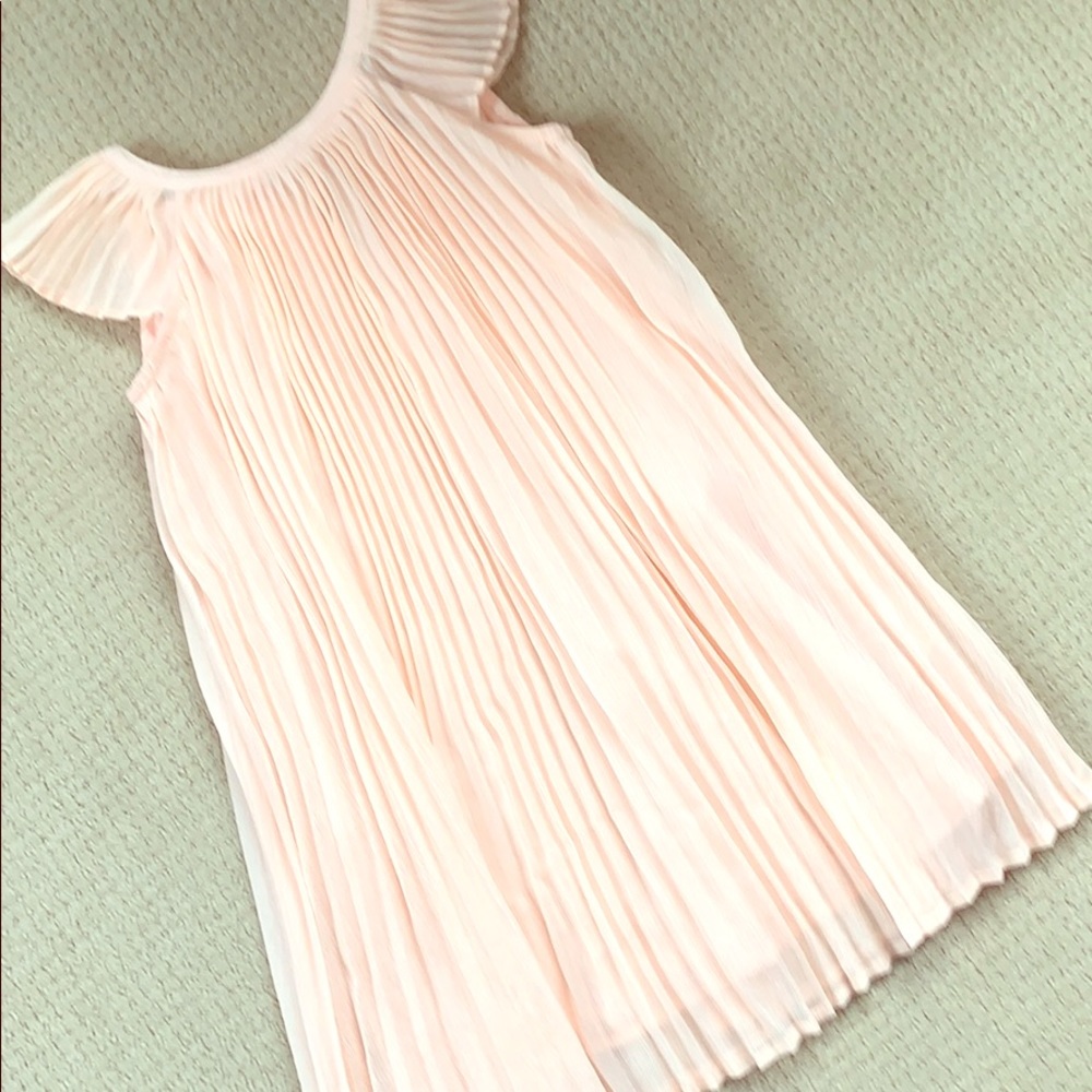 Beautiful girl’s Gap dress